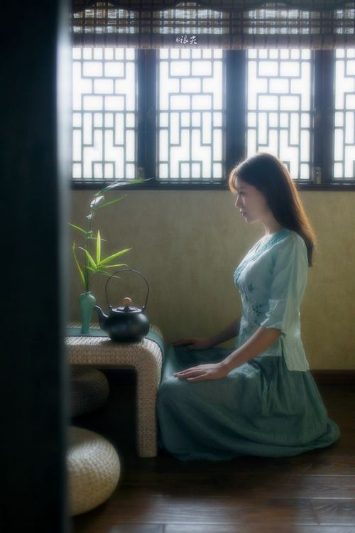 冰球亚洲杯开赛，中国女队首战告捷，中国冰球赛事