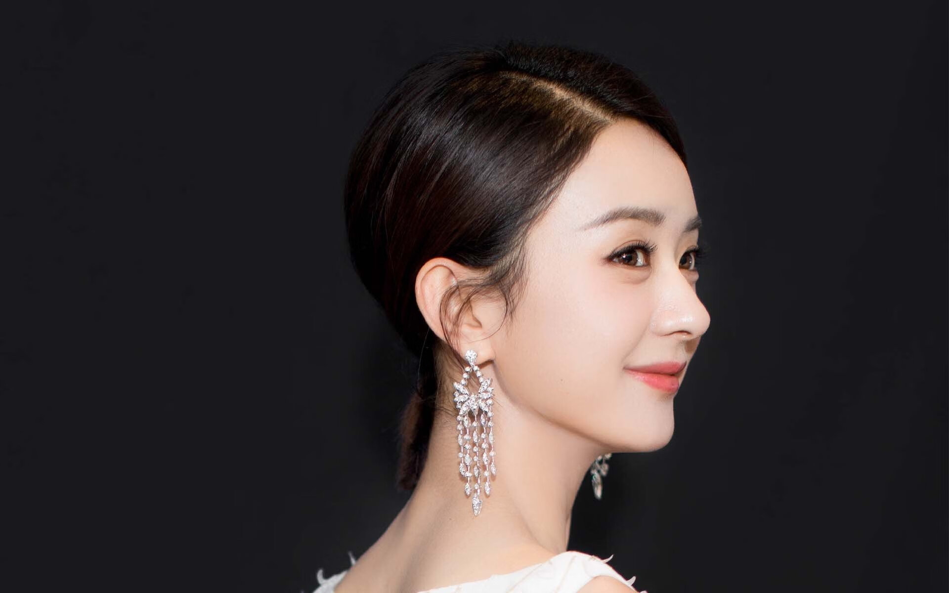 大型海岸线冲浪挑战赛，浪花追逐的青春梦想，冲浪的海域